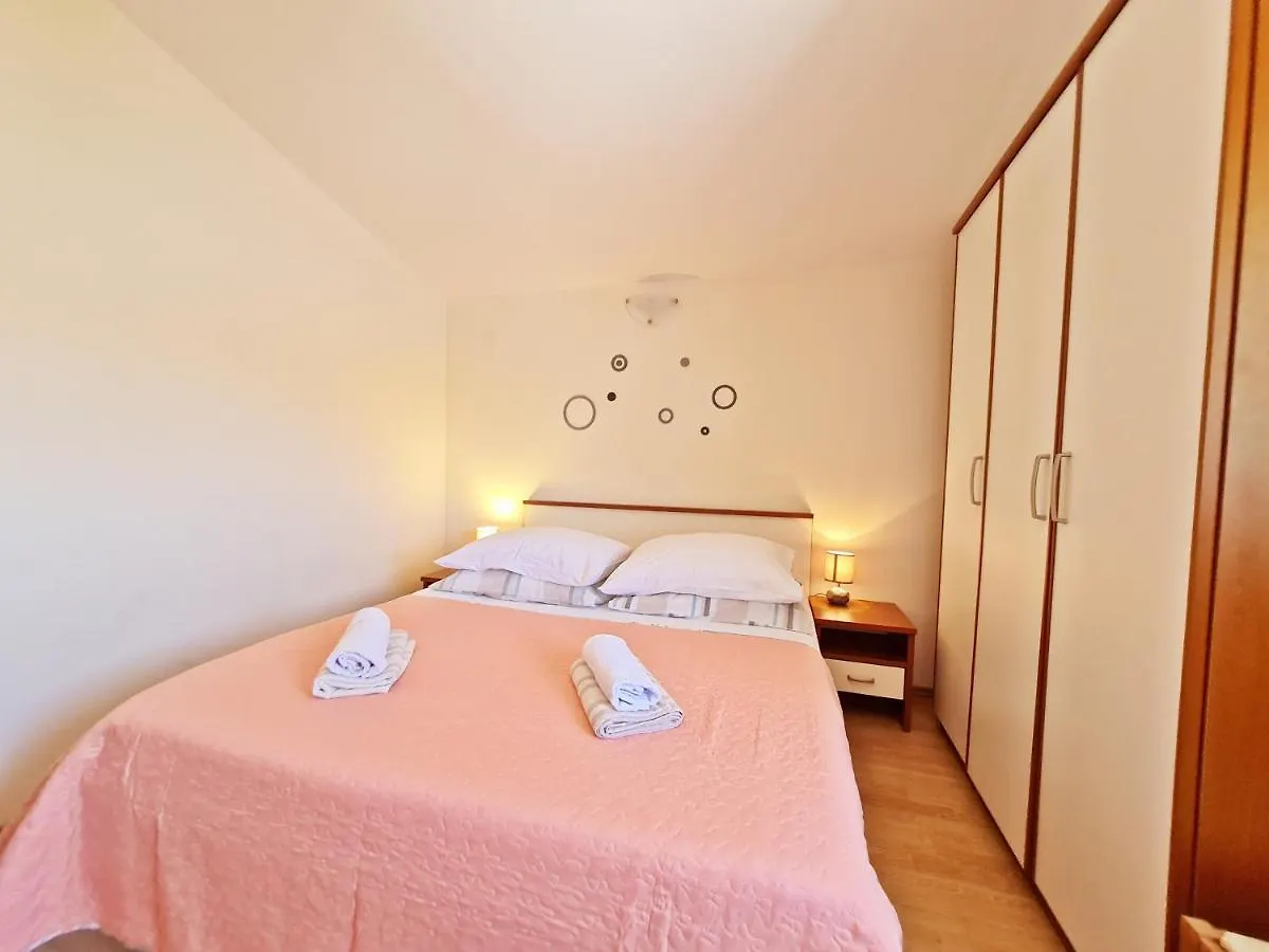 Rooms And Apartments Porat Stobrec Croatia