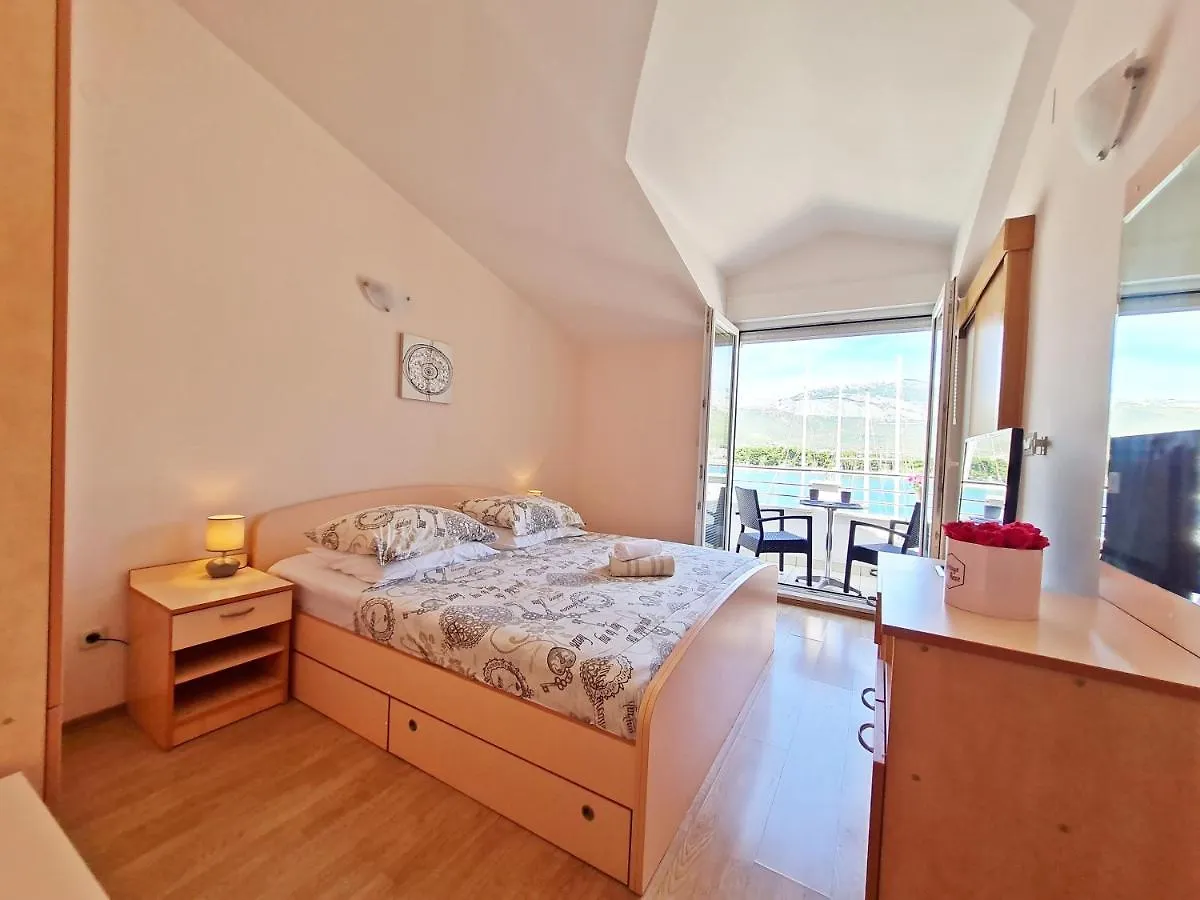 *** Guest house Rooms And Apartments Porat Stobrec Croatia