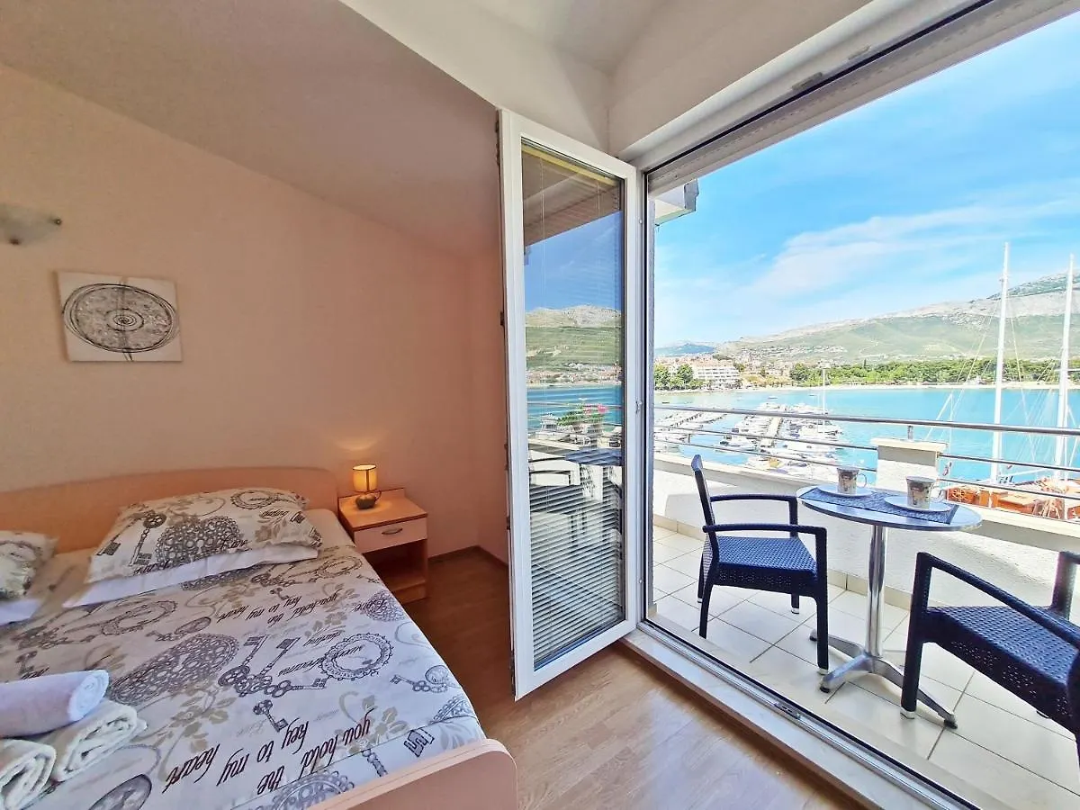 Rooms And Apartments Porat Stobrec