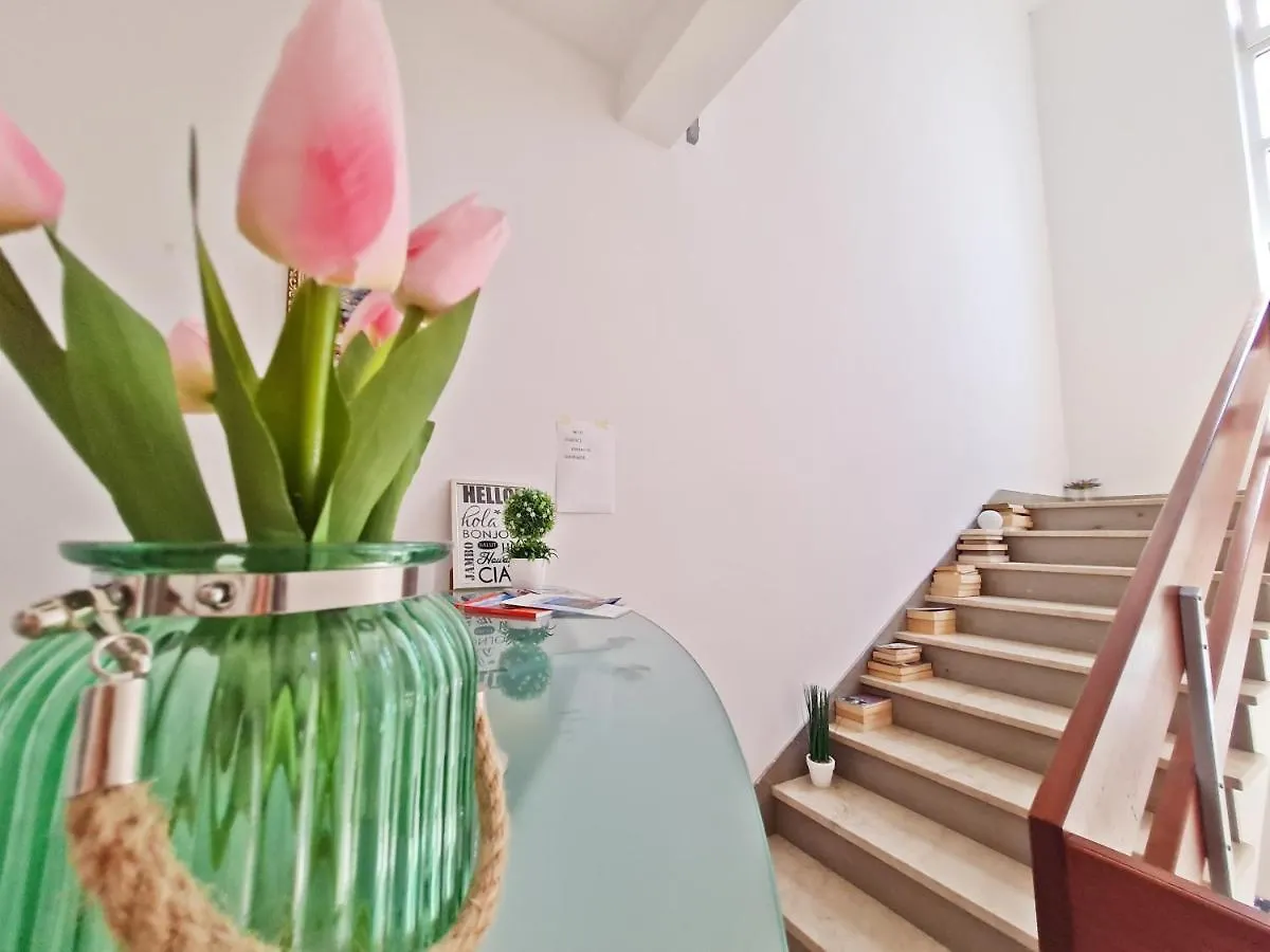 Guest house Rooms And Apartments Porat Stobrec