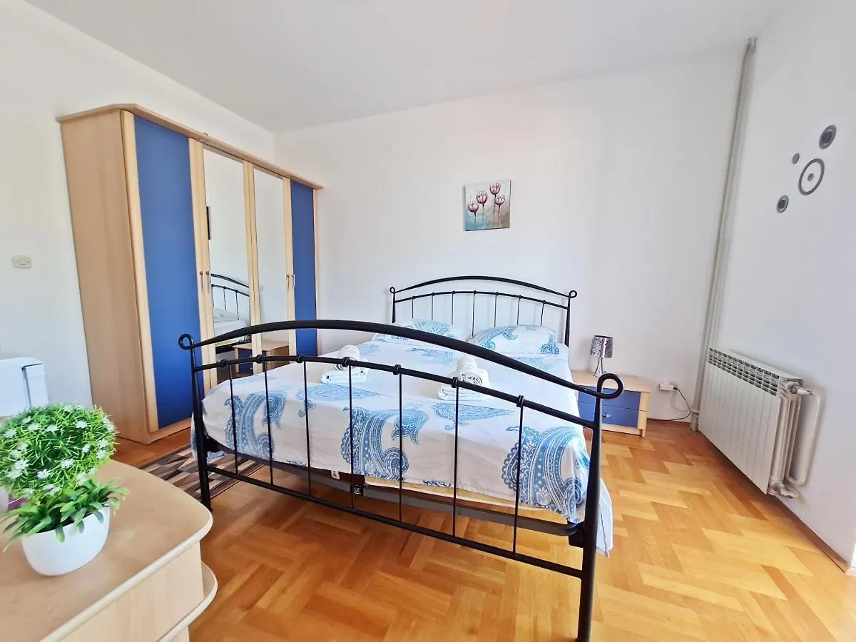 Guest house Rooms And Apartments Porat Stobrec