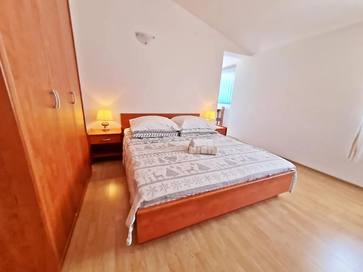 Rooms And Apartments Porat Stobrec Croatia