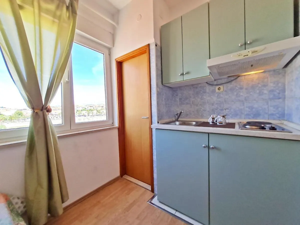 Rooms And Apartments Porat Stobrec
