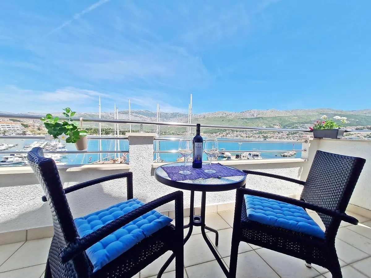 Rooms And Apartments Porat Stobrec