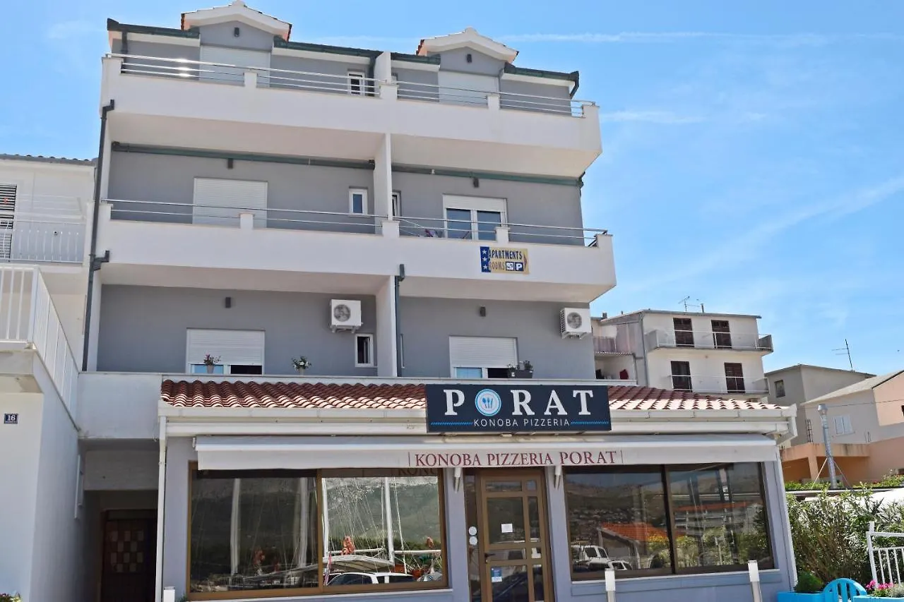 Rooms And Apartments Porat Stobrec 3*,  Croatia