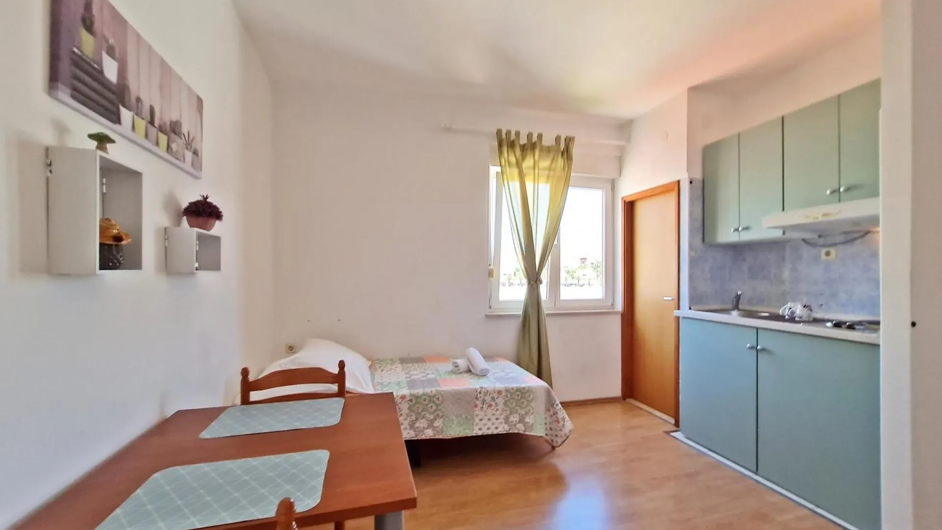 Rooms And Apartments Porat Stobrec Guest house