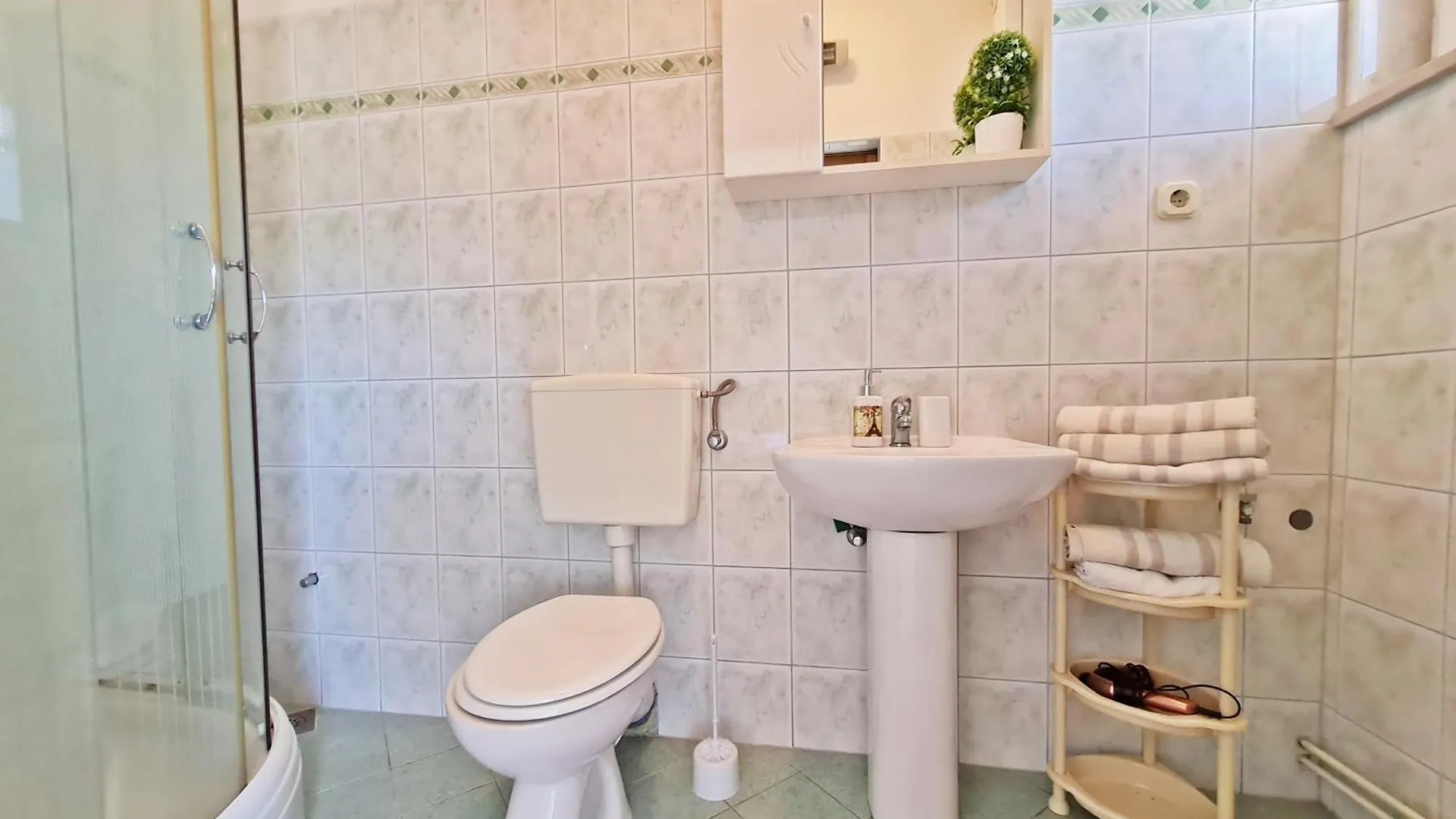 *** Guest house Rooms And Apartments Porat Stobrec Croatia