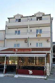 Rooms And Apartments Porat Stobrec Guest house