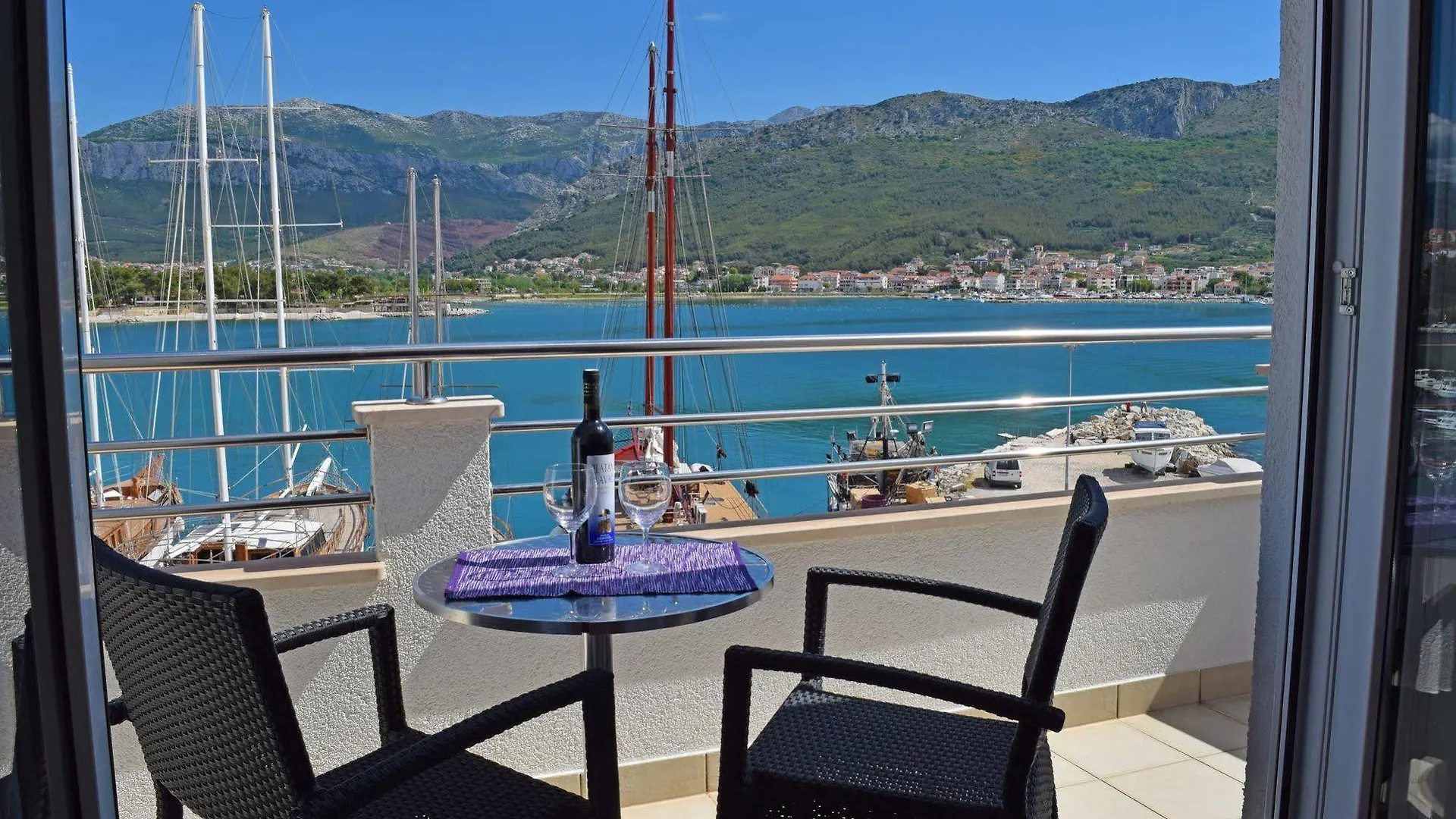 Rooms And Apartments Porat Stobrec 3*,  Croatia